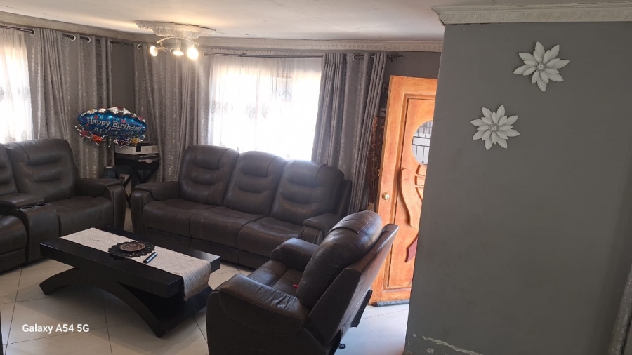 3 Bedroom Property for Sale in Mohadin North West